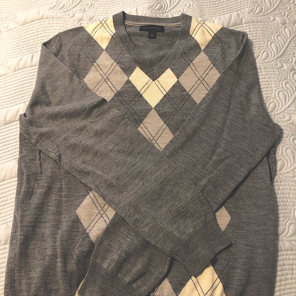 Banana Republic Merino Wool V Neck Argyle Sweater-M